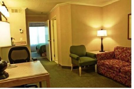 Hotel Country & By Radisson, Atlanta Airport North, Ga 3*