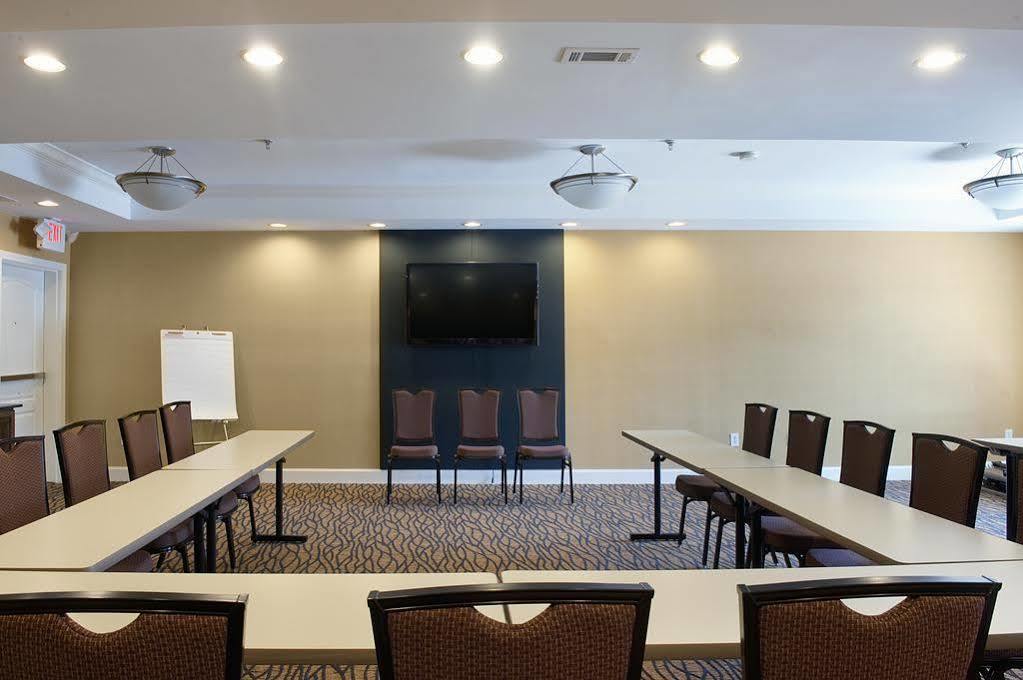 Hotel Country & By Radisson, Atlanta Airport North, Ga