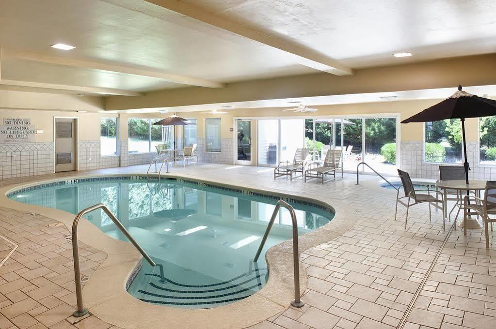 Hotel Country & By Radisson, Atlanta Airport North, Ga