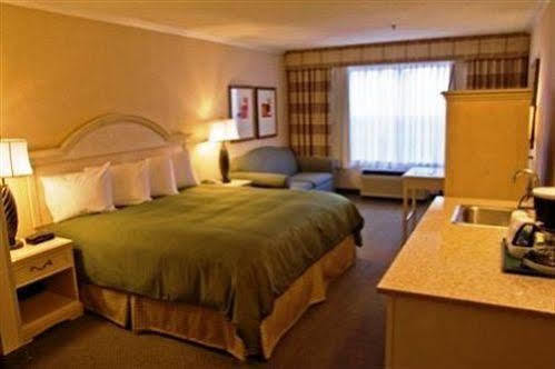 Country & By Radisson, Atlanta Airport North, Ga