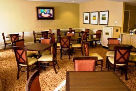 Country & By Radisson, Atlanta Airport North, Ga Hotel